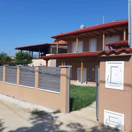 Γιώργος Και Εύα Karianí Exterior foto