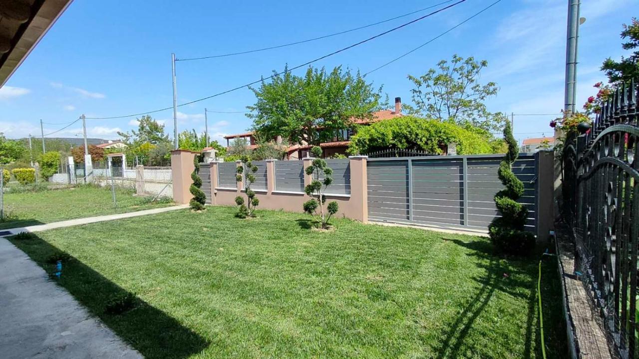 Γιώργος Και Εύα Karianí Exterior foto