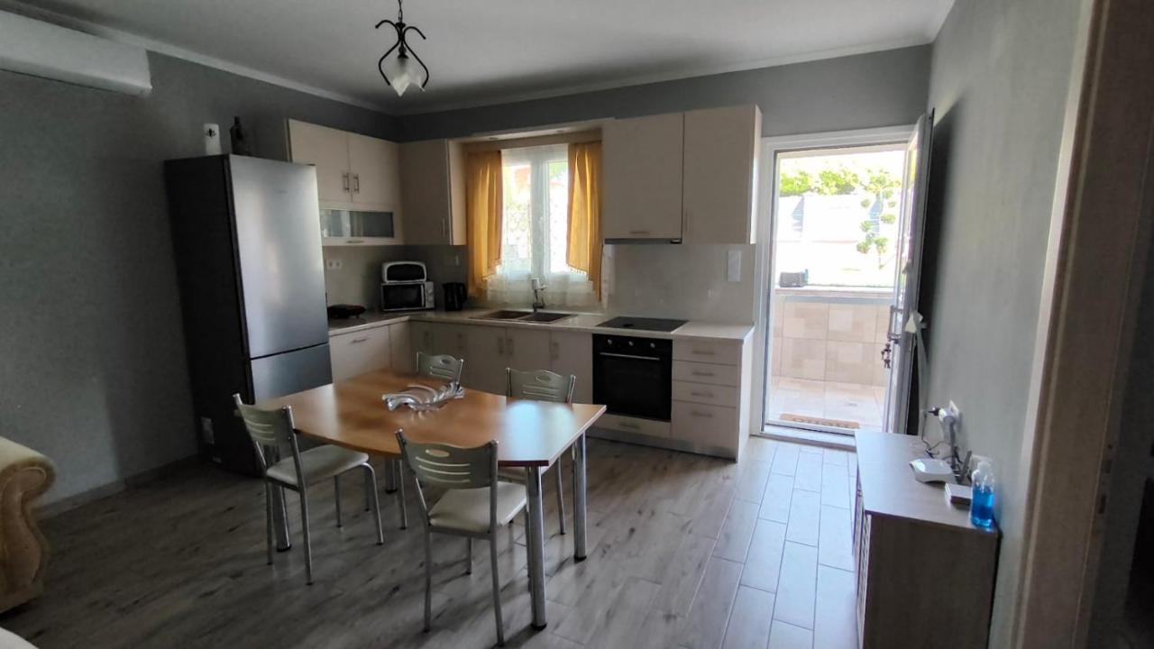 Γιώργος Και Εύα Karianí Exterior foto
